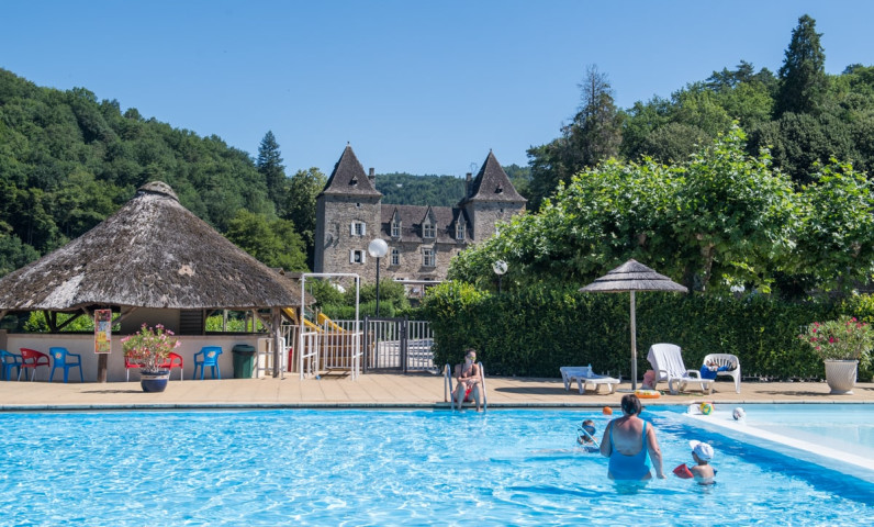 Heated pool camping Gibanel