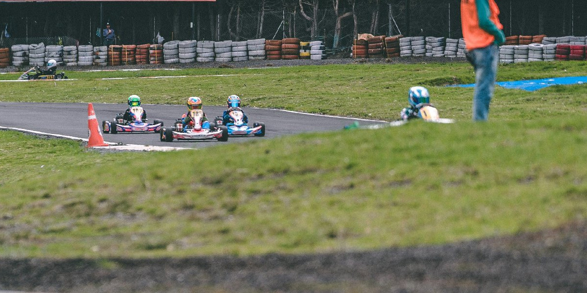 Bannière karting en Corrèze
