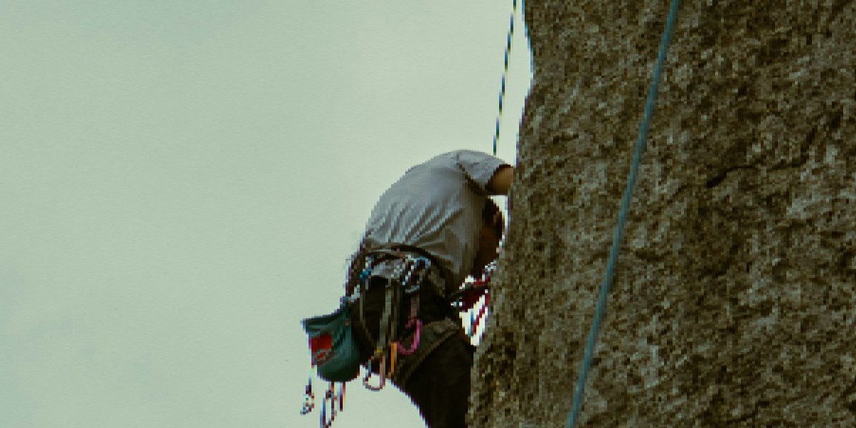 Bannière d'escalade en Corrèze