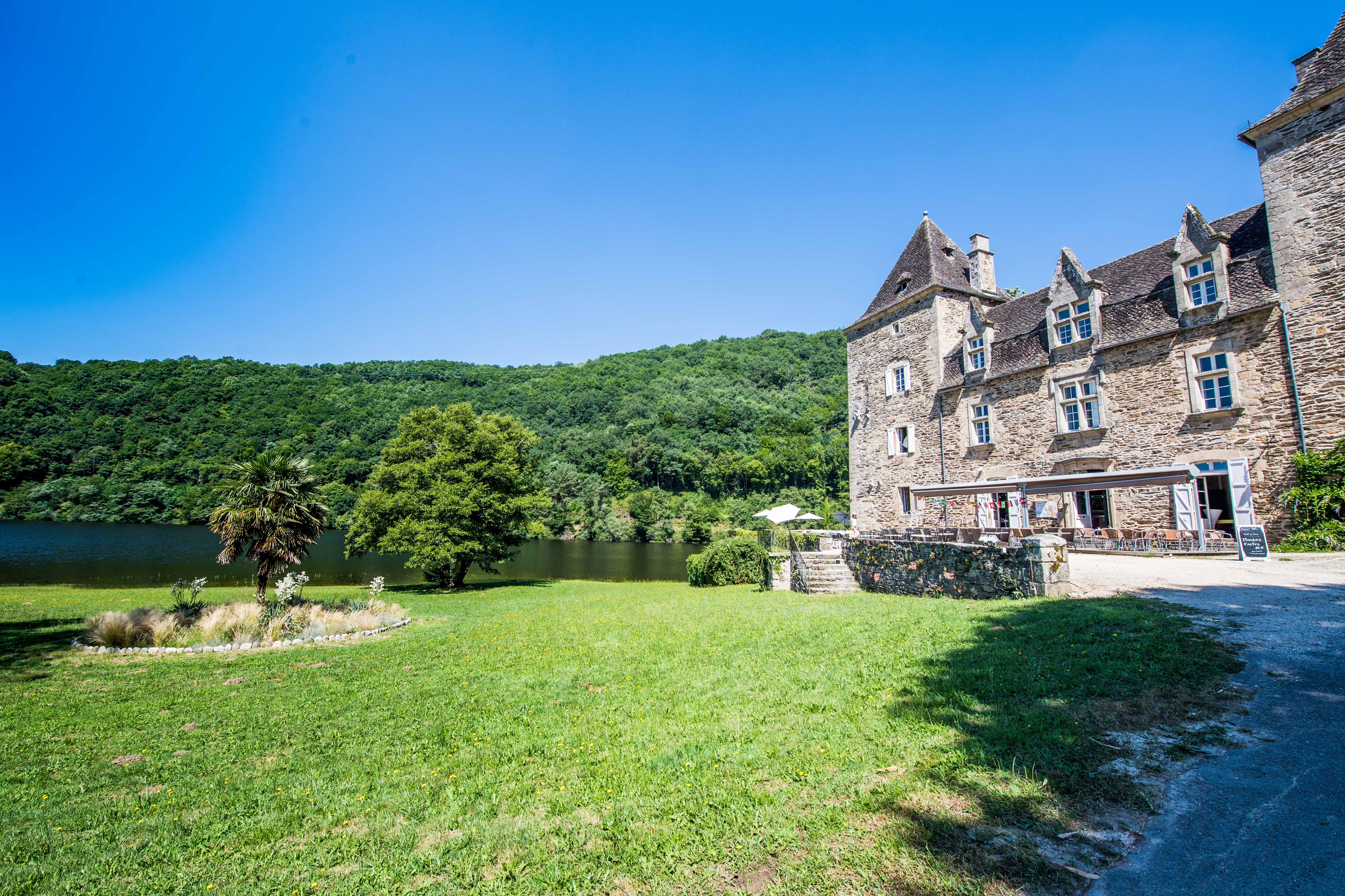 Château du Gibanel avec vue sur la Dordogne