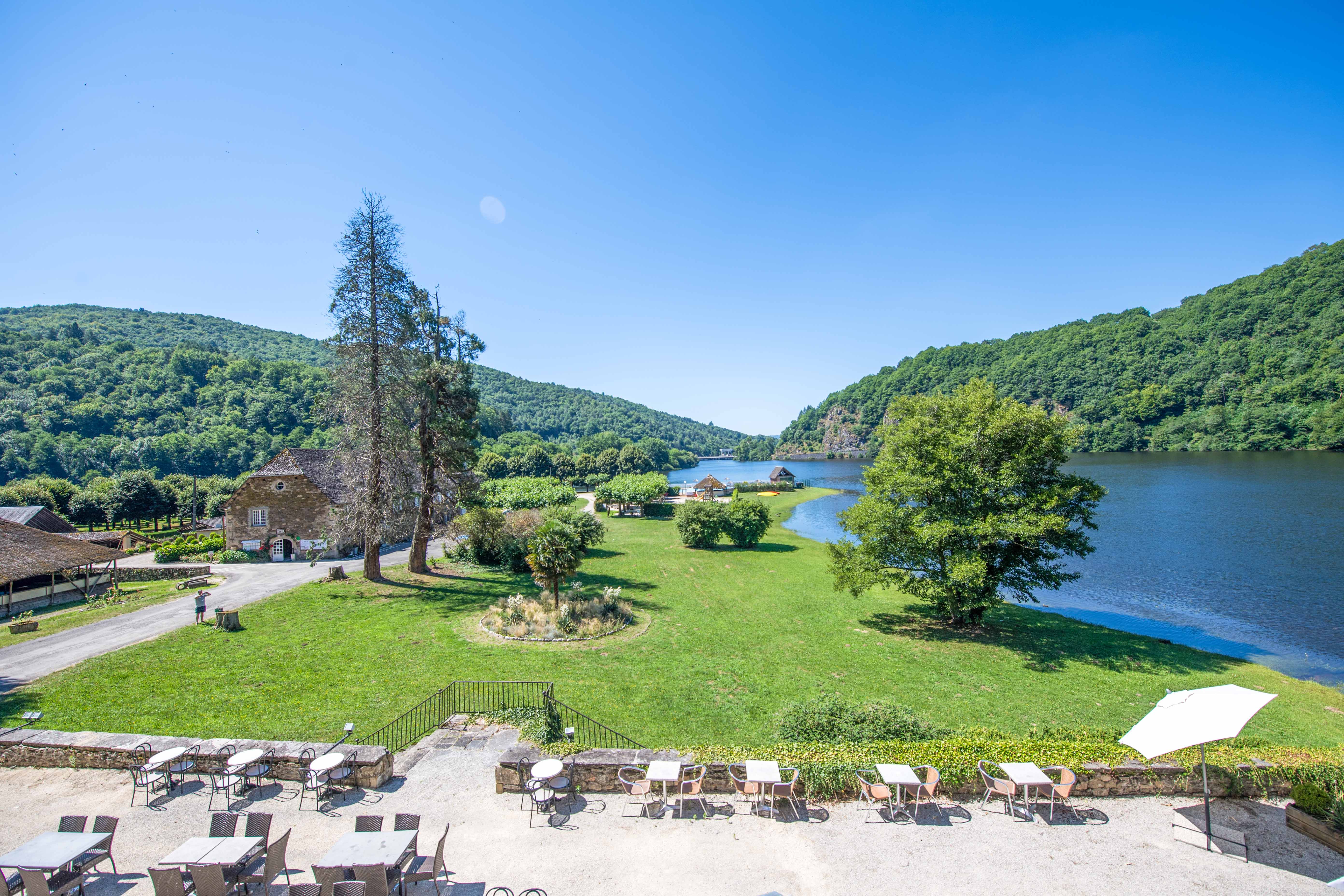 Camping-restaurant avec vue sur la Dordogne à Gibanel