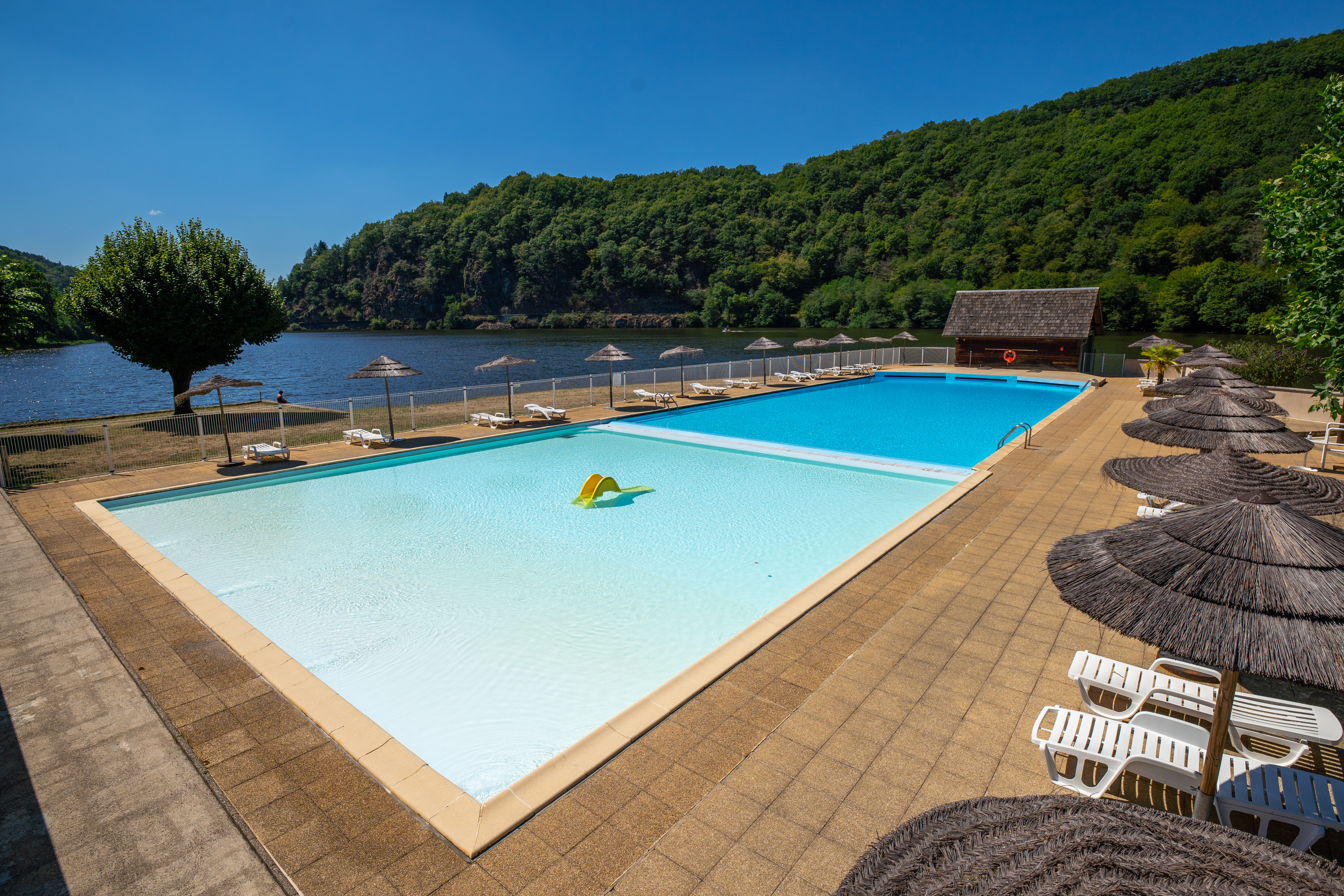 Camping avec piscine chauffée en Dordogne