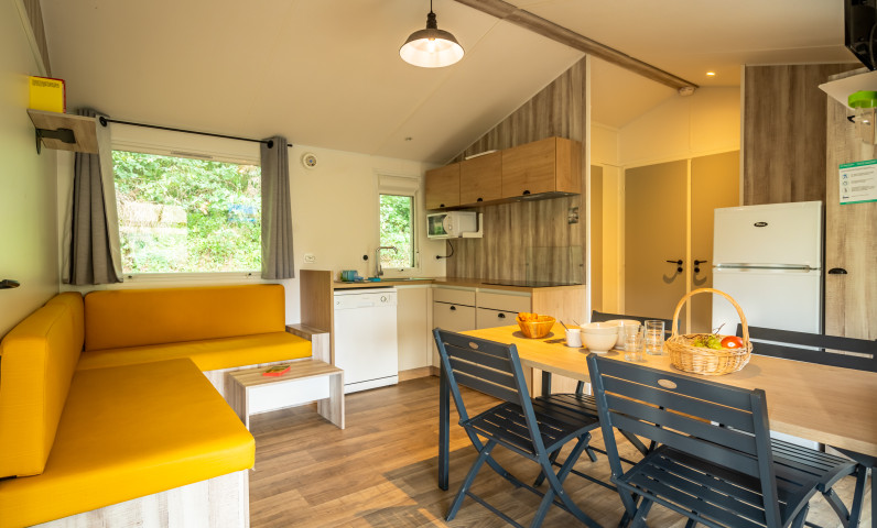 Camping Gibanel avec intérieur salon