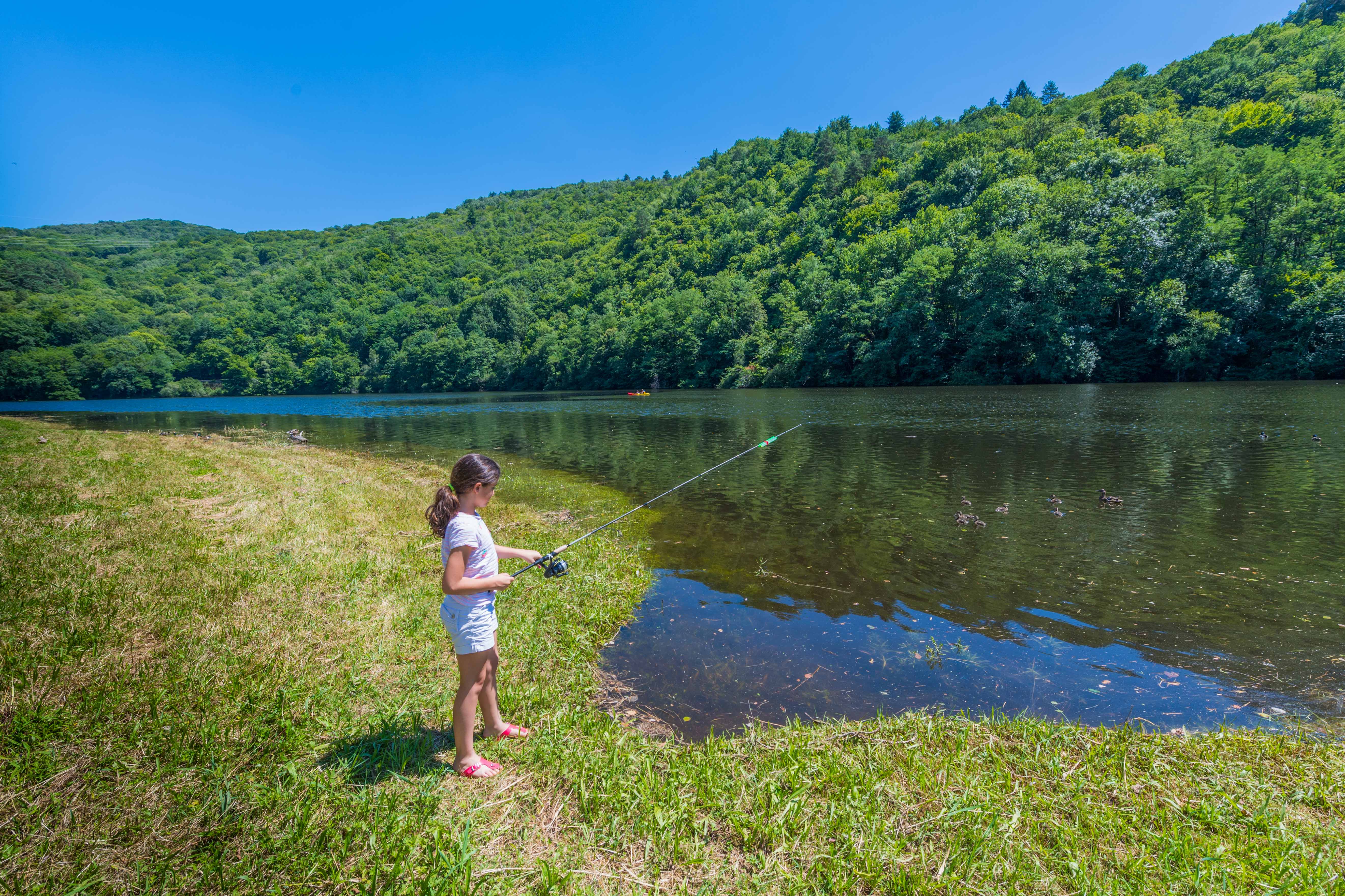 Camping Gibanel avec activité pêche en Dordogne