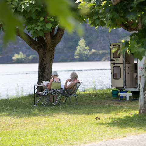 Camping avec emplacement et vue sur la Dordogne