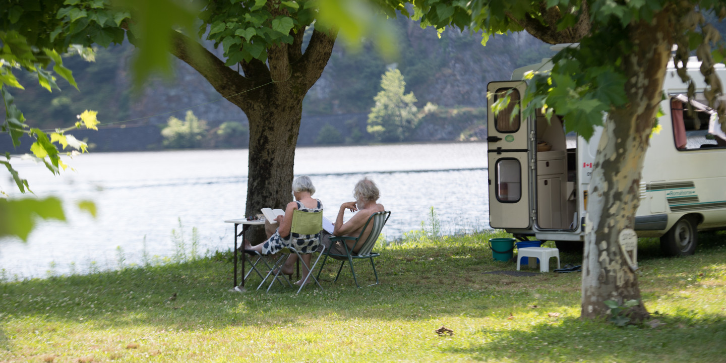 Camping avec emplacement et vue sur la Dordogne