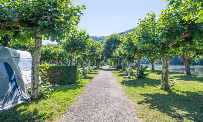 Camping avec emplacement pour camping-car pas cher en Dordogne
