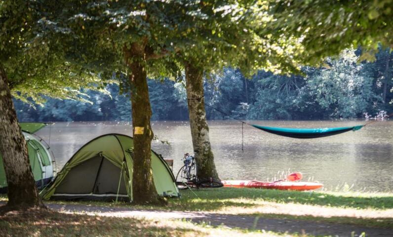 Emplacement tente vue Dordogne