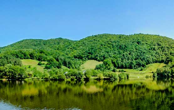 Camping avec rivière en Corrèze